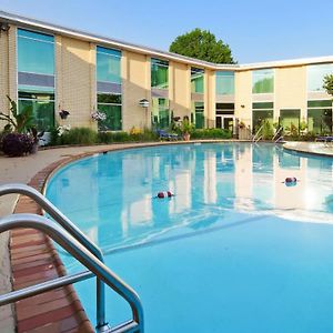 Surestay Plus Hotel By Best Western Syracuse Airport